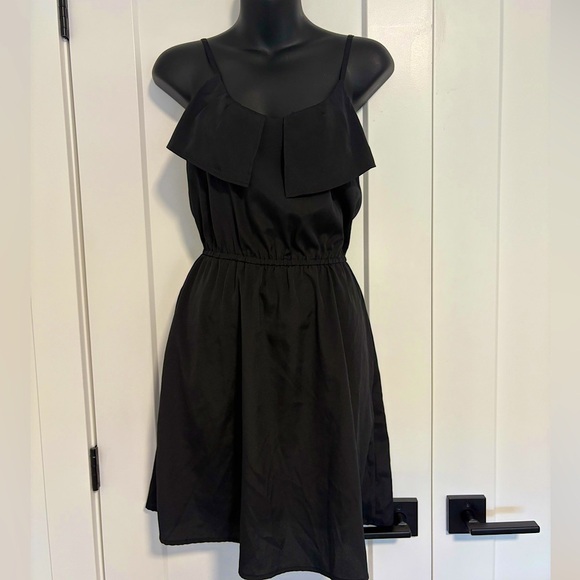 H&M Lightweight Black Adjustable Spaghetti Strap Dress Size Small 4 - Picture 1 of 9